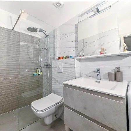 Stari Grad Apartment *