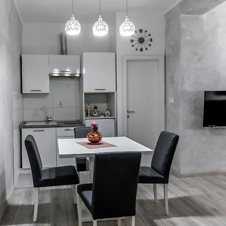 Stari Grad Apartamento *