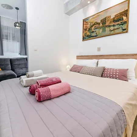 Apartament Stari Grad *