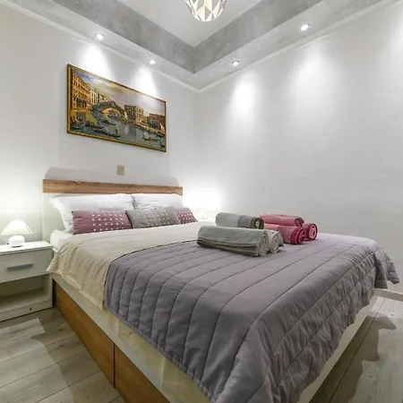 Stari Grad マカルスカ