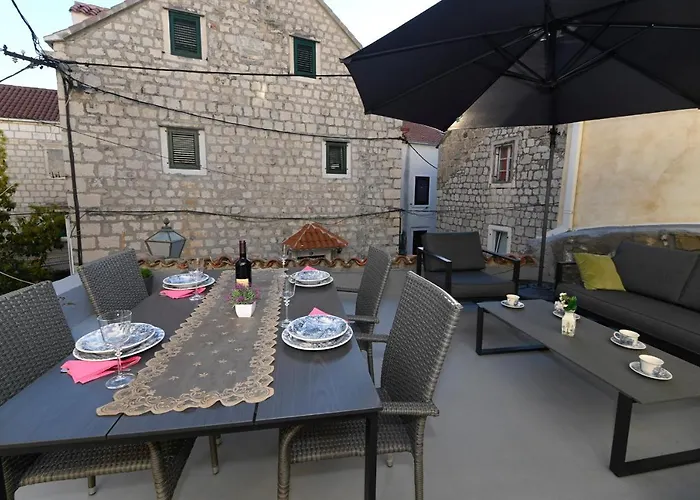 Apartament Stari Grad *